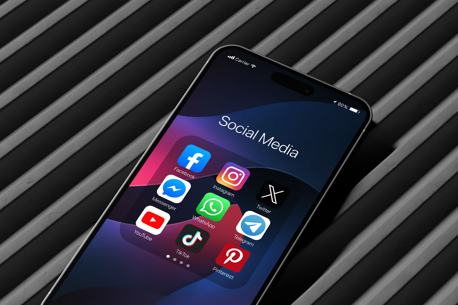 सोशल मीडिया की बनी सरकार…