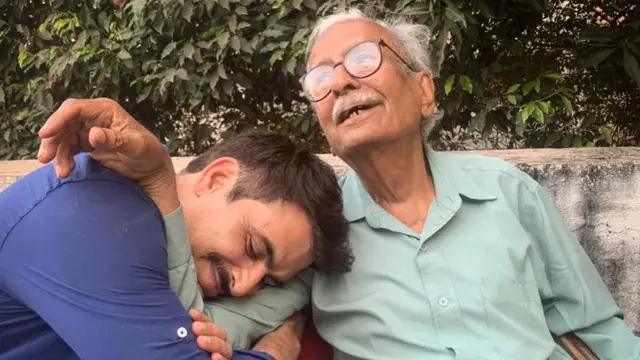 उस किताब में एक रॉयल्टी रहती थी